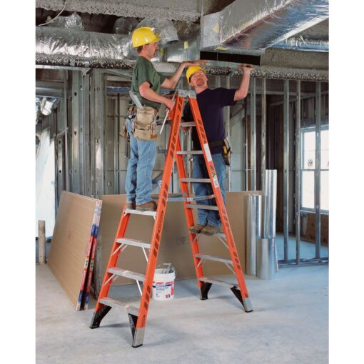 2 Men working on Werner ladder T7406 in Malaysia